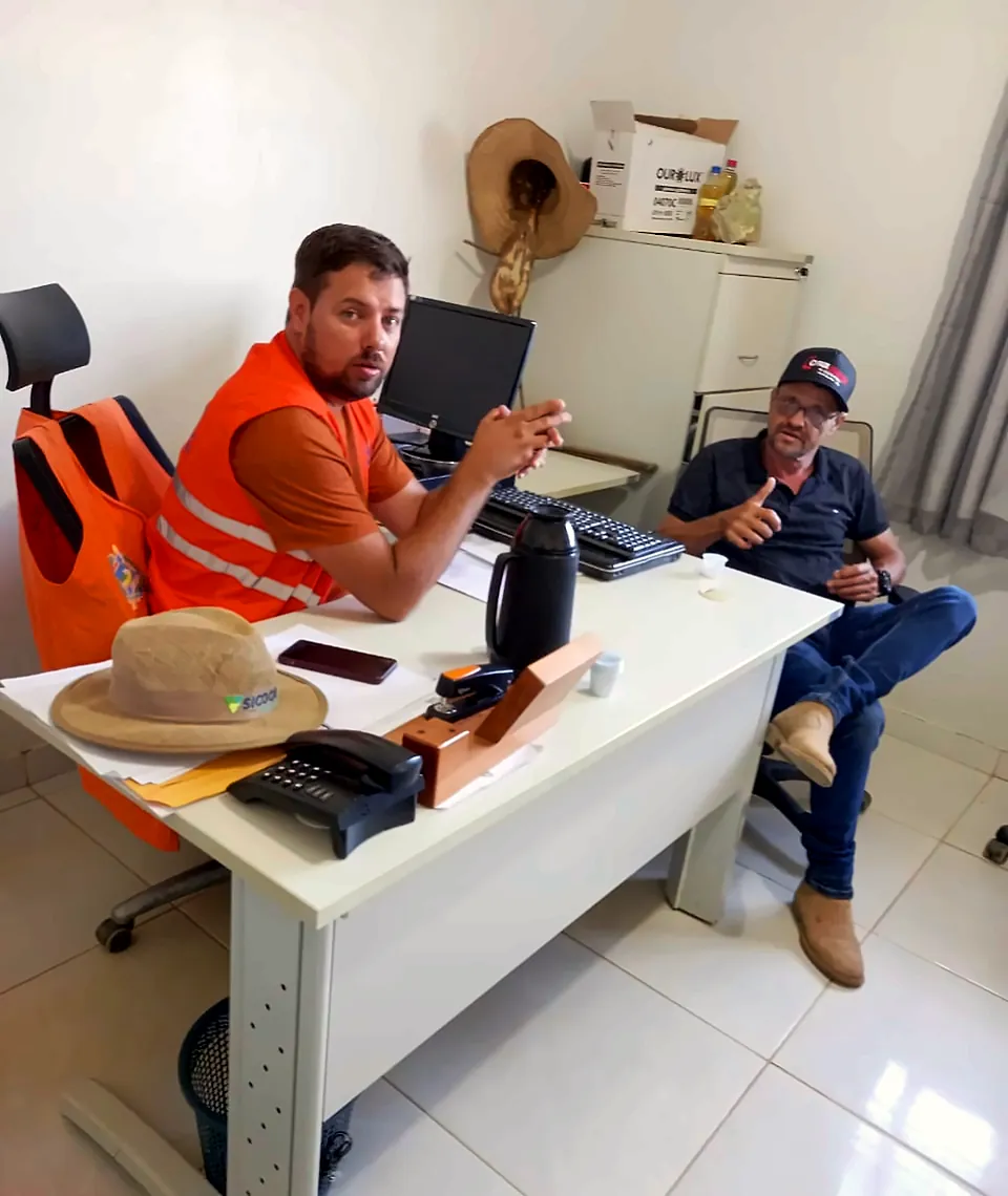 Abneir no escritório do DER em Buritis